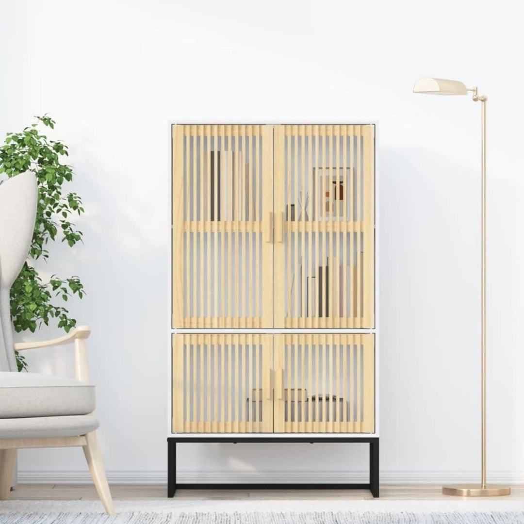Der Hochschrank misst 70 x 35 x 125 cm in Weiss