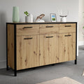 Sideboard mit matten Oberflaechen, Schubladen und Holzoptik
